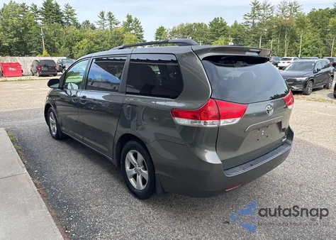 2012 Toyota Sienna Le from USA, damaged, VIN 5TDKK3DC2CS206057